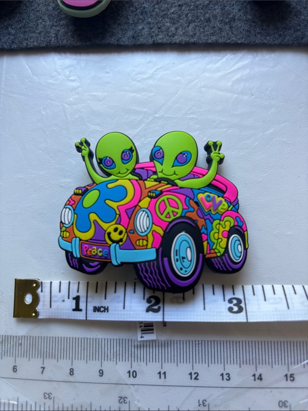 Croc Jibbet Charm Kids Alien Friends Peace Car Toy - Green